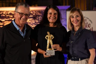 La serata della cerimonia di premiazione con la vincitrice del Premio John Fante Opera Prima Aurora Tamigio, “Il cognome delle donne” (Feltrinelli 2023), il vincitore del Premio John Fante Opera Prima sezione Abruzzo Francesco Prosdocimi, “Io e Gio” (Neo edizioni, 2023), il vincitore del Premio John Fante Opera Prima Cinema Emanuele Aldrovandi, “ Il nostro grande niente” (Einaudi, 2024). 

#johnfantefest24

Ph. @josephdilellophotography